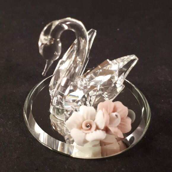 Crystal Swan with ceramic Flowers made with Swarovski crystal - Picture 10 of 10